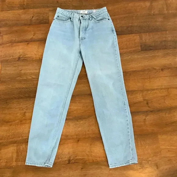 America Today Button Fly Mom Jeans High Waist Womens Denim Jeans Size 26 NWOT - Picture 1 of 8